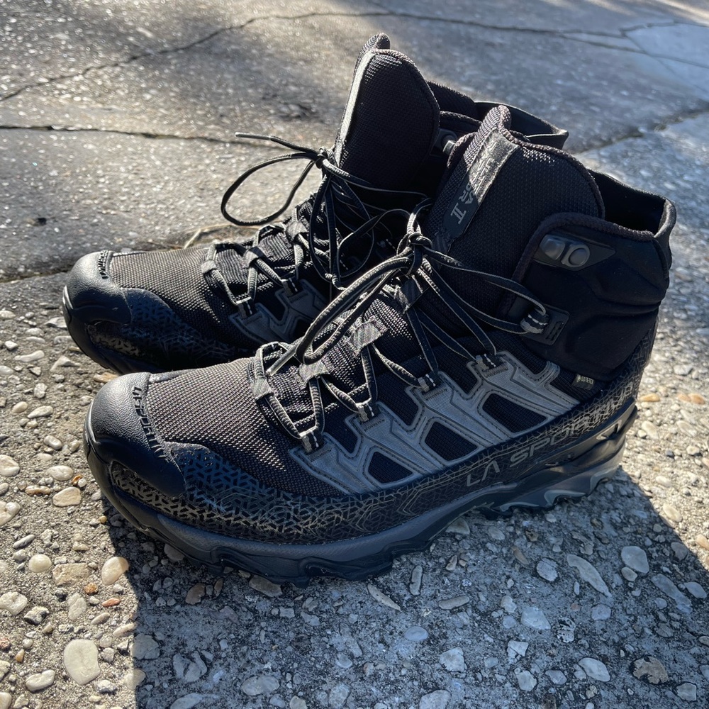 La sportiva ultra raptor ii mid gtx. Men’s size 10. Gently used.